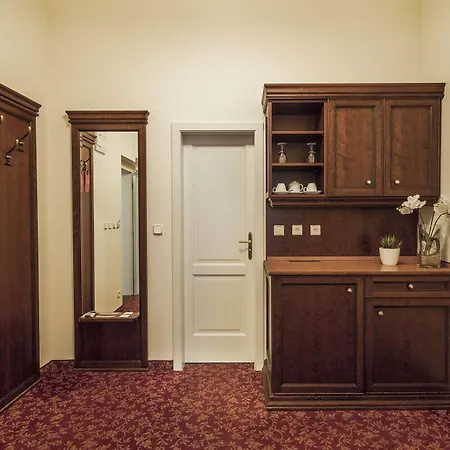 Ontario Hotel