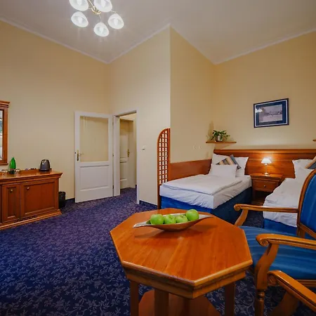 Ontario Hotel