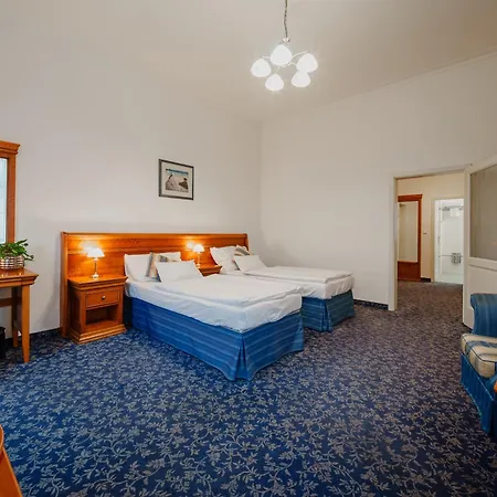 Ontario Hotel 3*