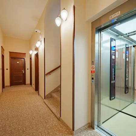 Ontario Hotel
