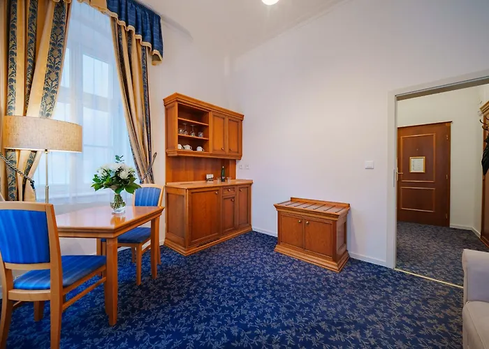 Ontario Hotel 3*
