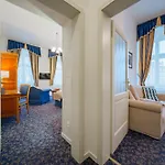 Ontario Hotel