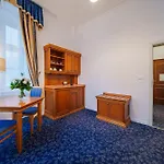 Ontario Hotel 3*