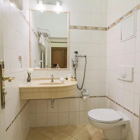 Hotel Ontario 3*