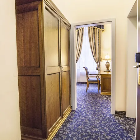 Ontario Hotel