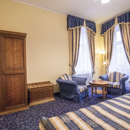 Ontario Hotell 3*