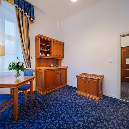Ontario Hotel 3*