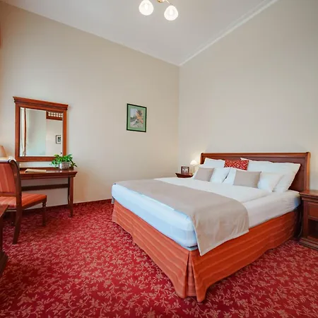 Ontario Hotel