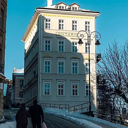 Ontario Hotel 3*
