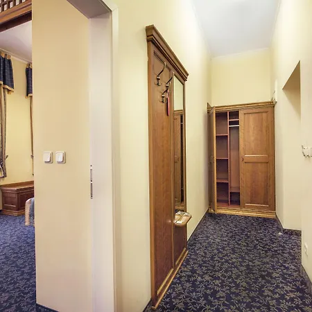 Ontario Hotel