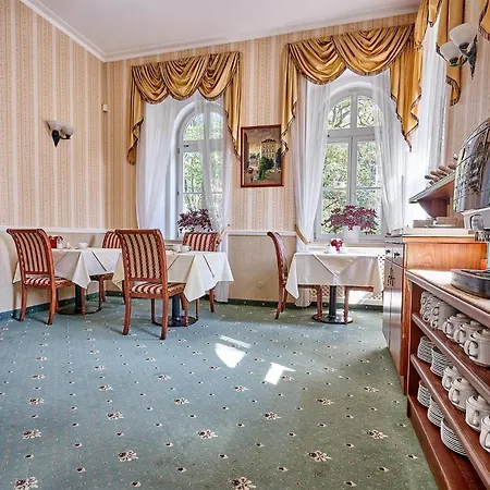 Ontario Hotel